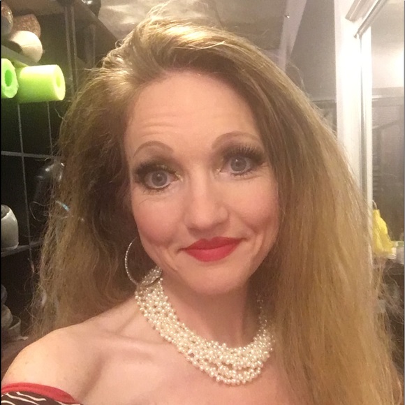 Meet your Posher, Kimberly - Picture 2 of 8